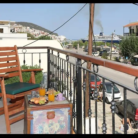 Savvina House * Skopelos stad